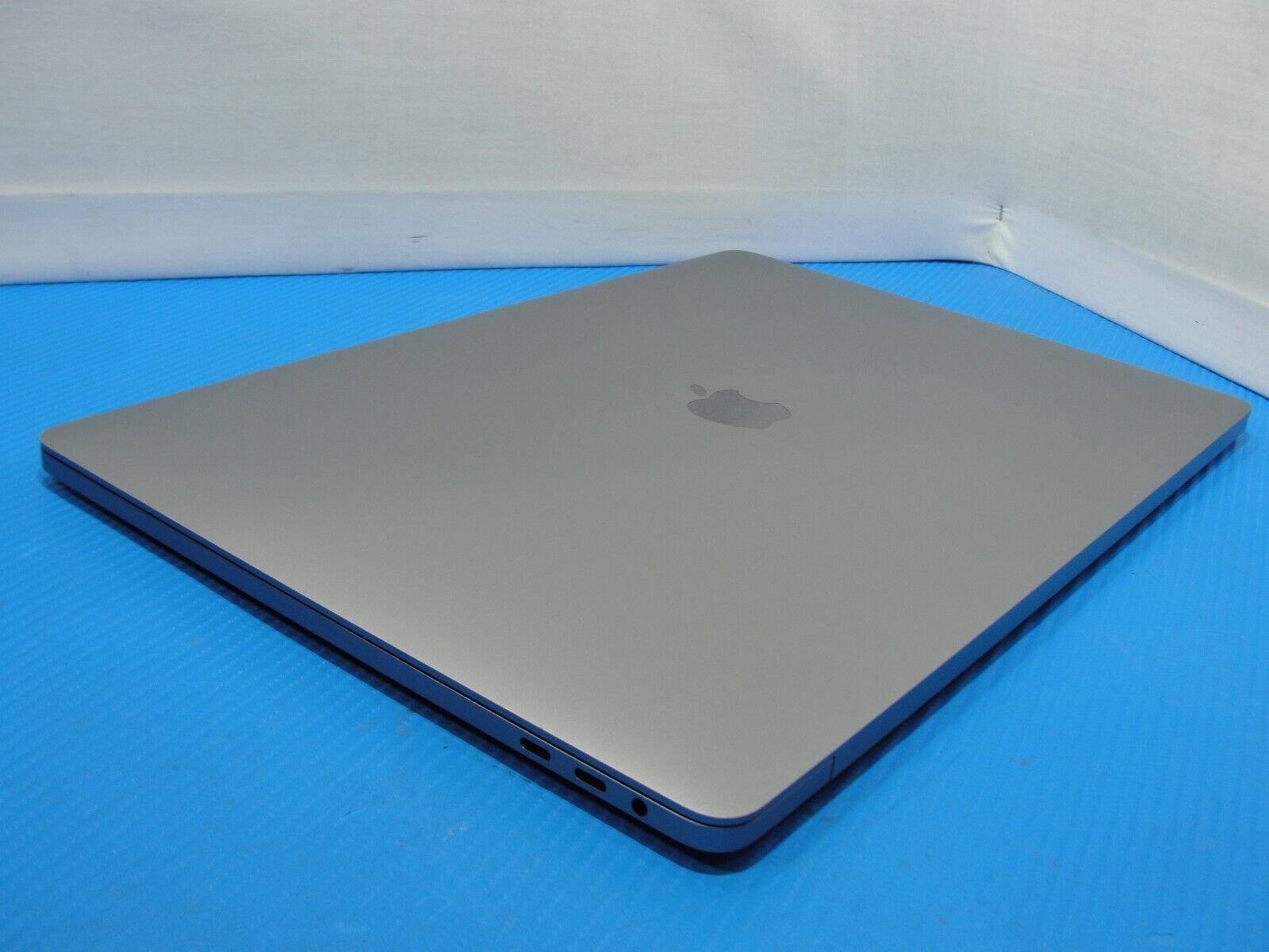 Apple MacBook Pro 16 A2141 2019 i7-9750H 32GB 512GB Radeon Pro 5300M AppleCare+