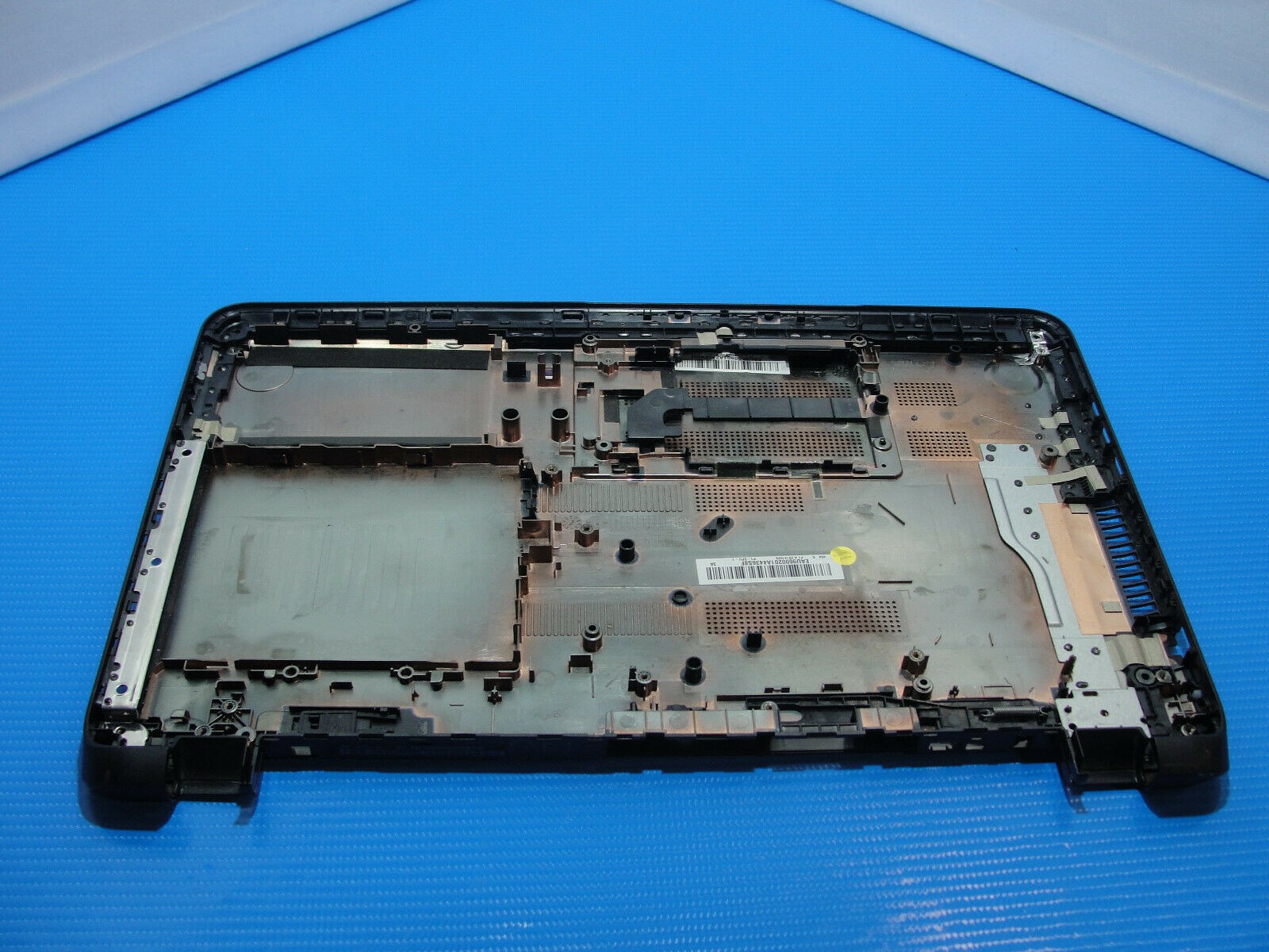 Genuine HP 15-f004dx 15.6" Laptop Bottom Case EAU9600201A C1-Z4-b4
