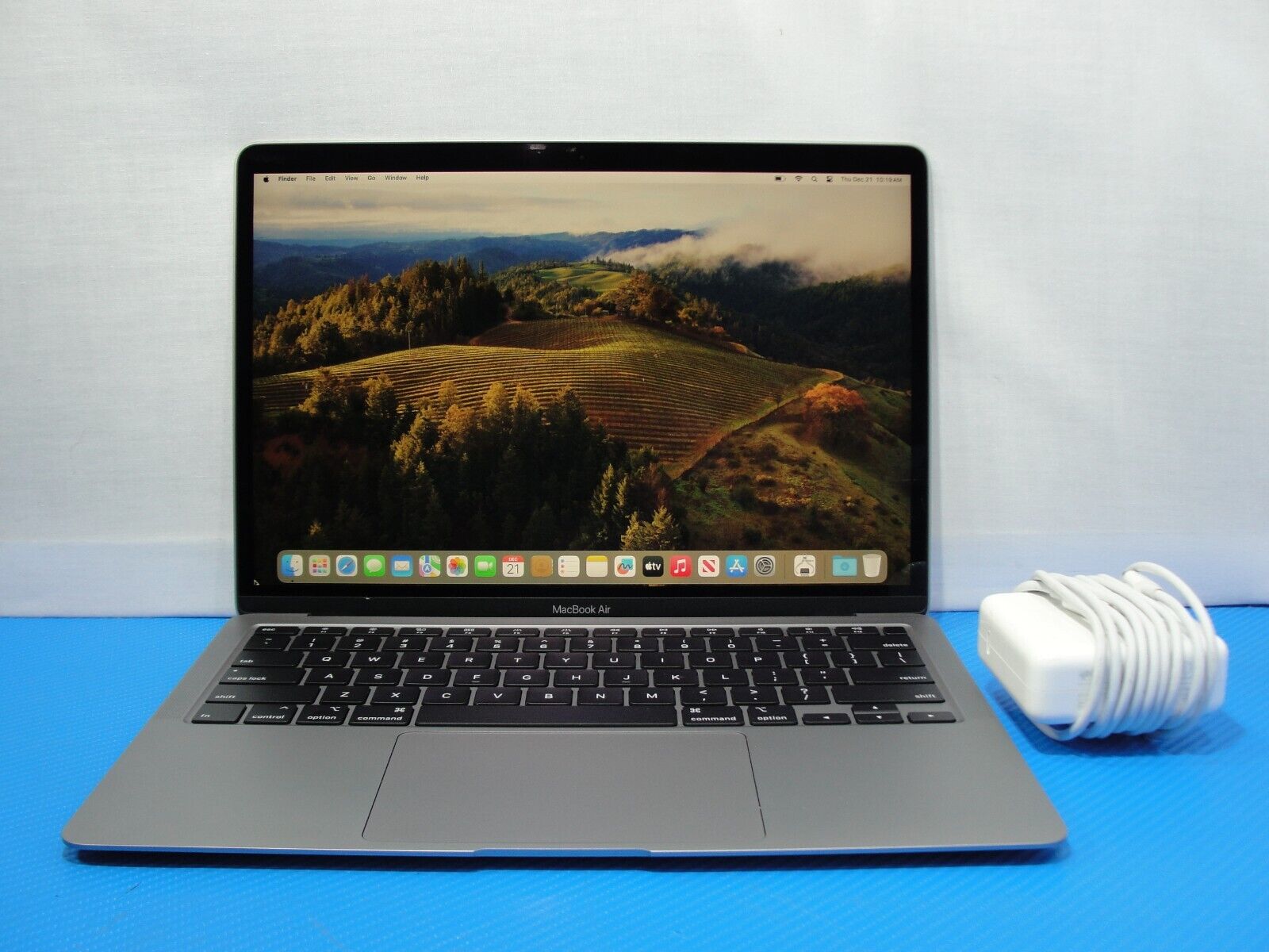 4 cycle 2020 Apple MacBook Air 13