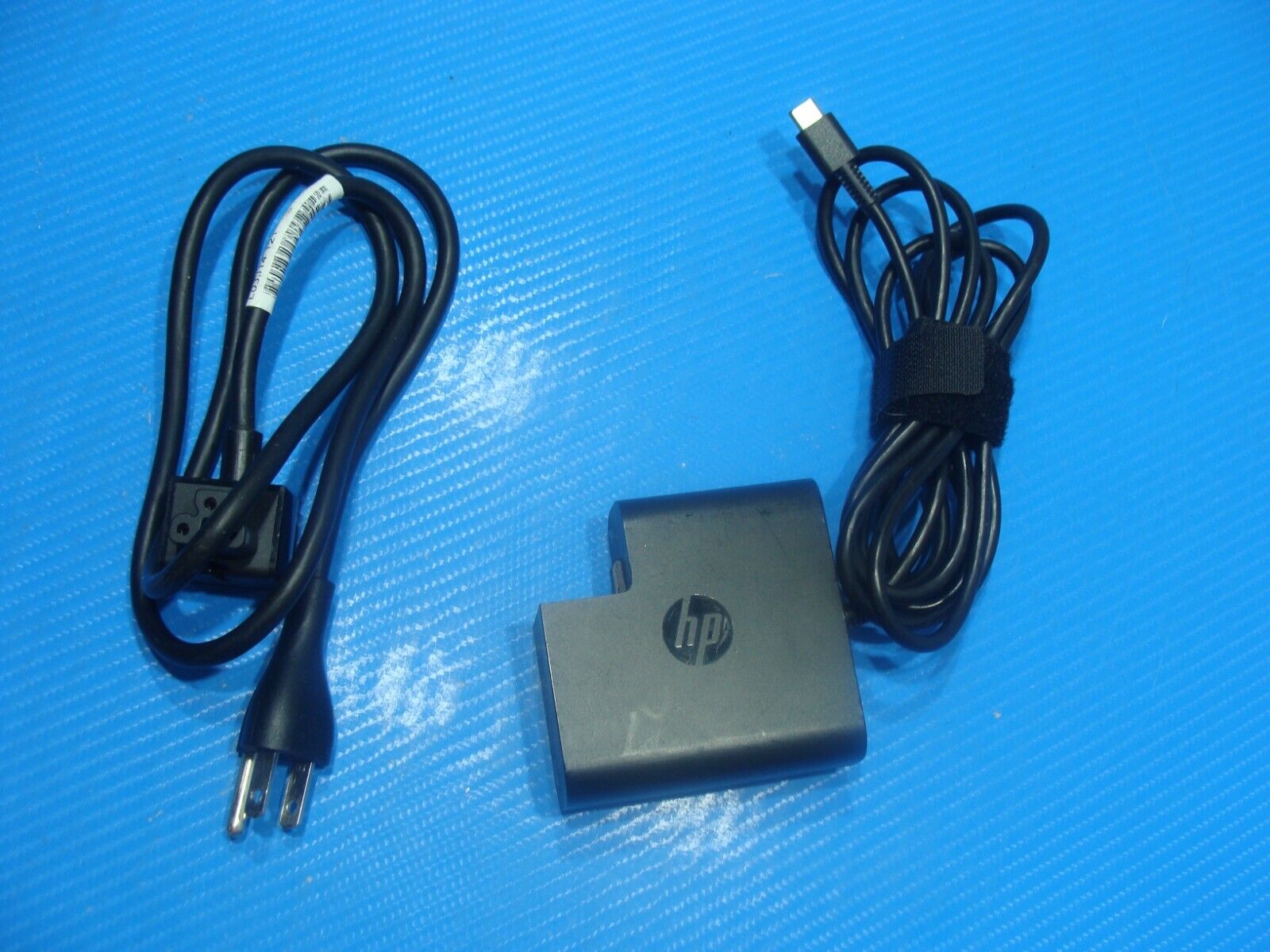 Genuine HP  65W USB-C TPN-CA06 AC Power Adapter Charger L30757-002 L32392-001