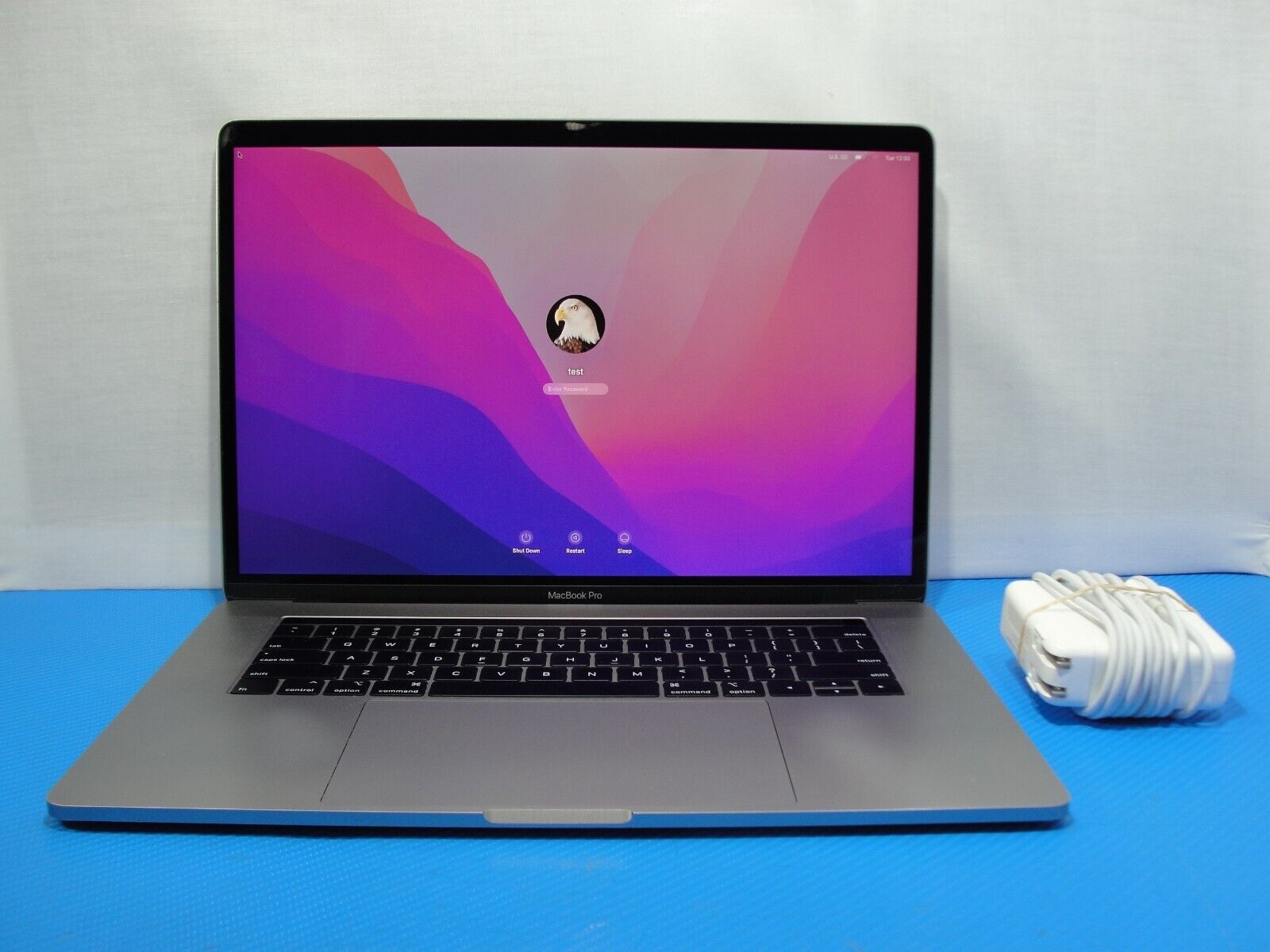 Apple MacBook Pro 15 2018 i7-8850H 16GB 512GB Radeon Pro 560X