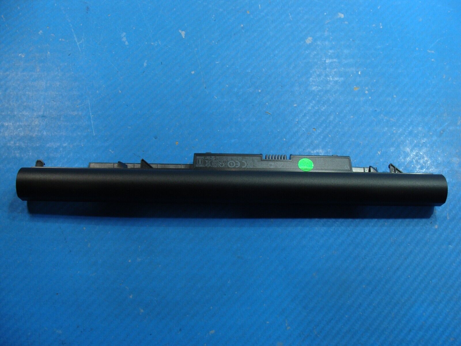 HP 15.6” 15-bs033cl Genuine Laptop Battery 11.1V 2550mAh 919700-850