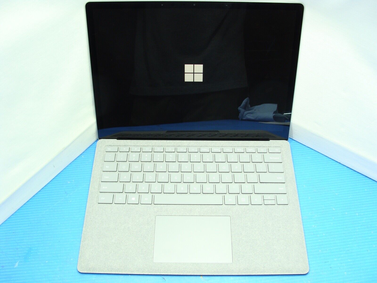 Grab Grade A Touch Microsoft Surface Laptop 2 Intel i5-8350U 8GB RAM 128GB  SSD