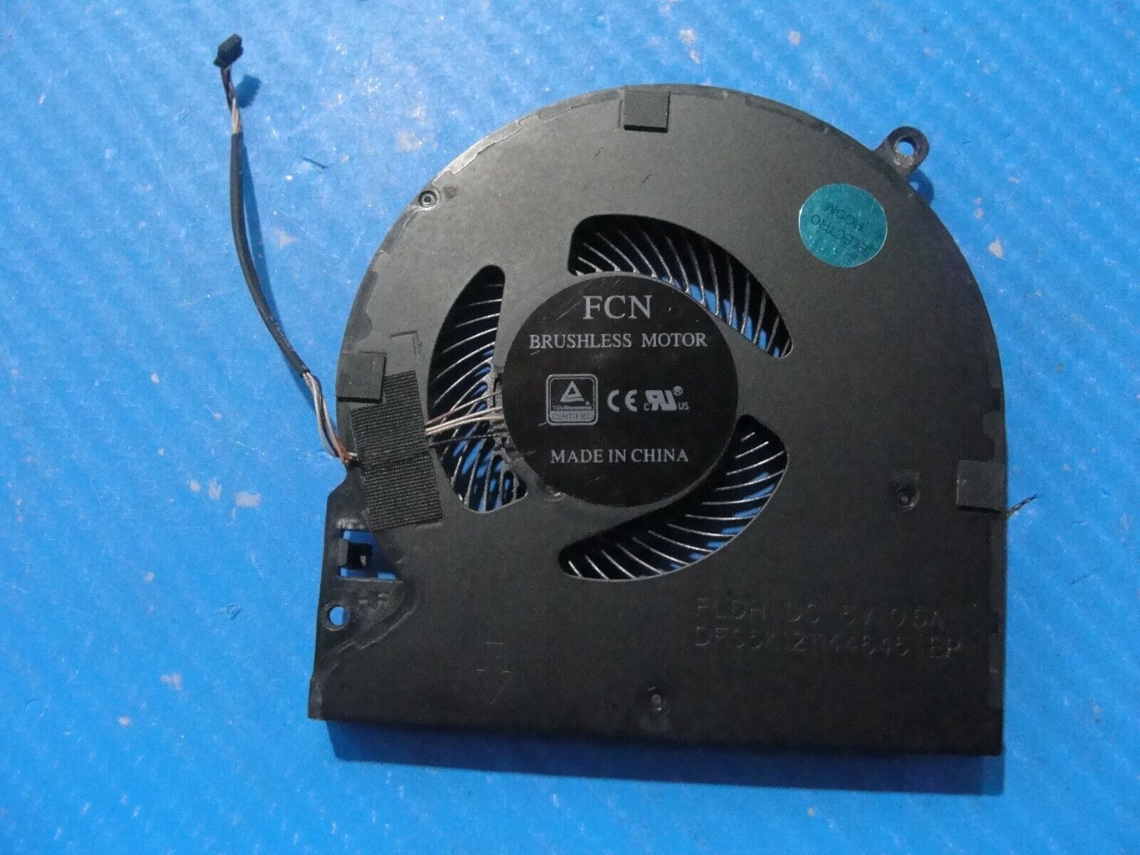 Razer Blade 15 15.6” RZ09-02887E92 Genuine Laptop CPU Cooling Fan Right 12568260