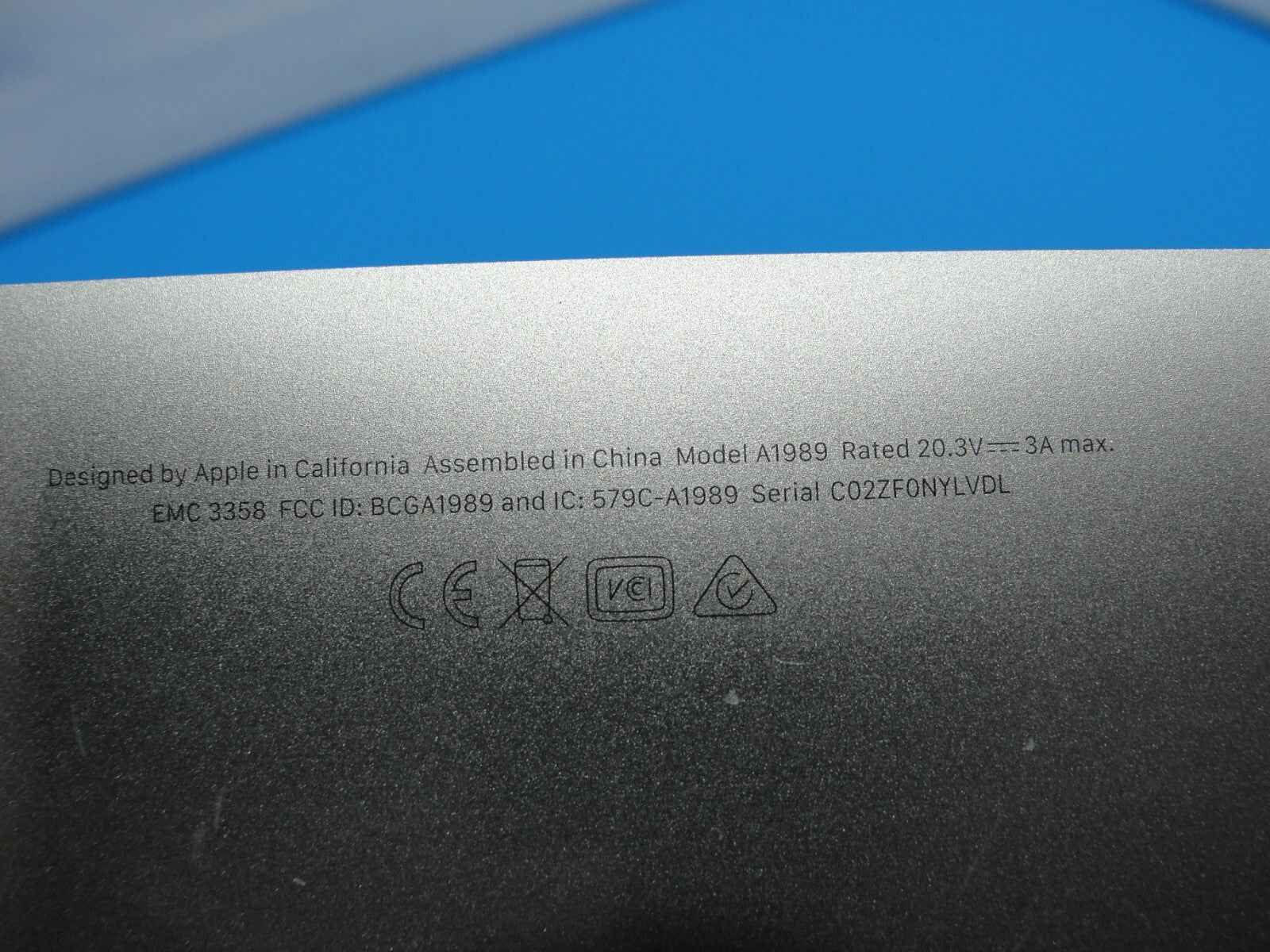 MacBook Pro A1989 13