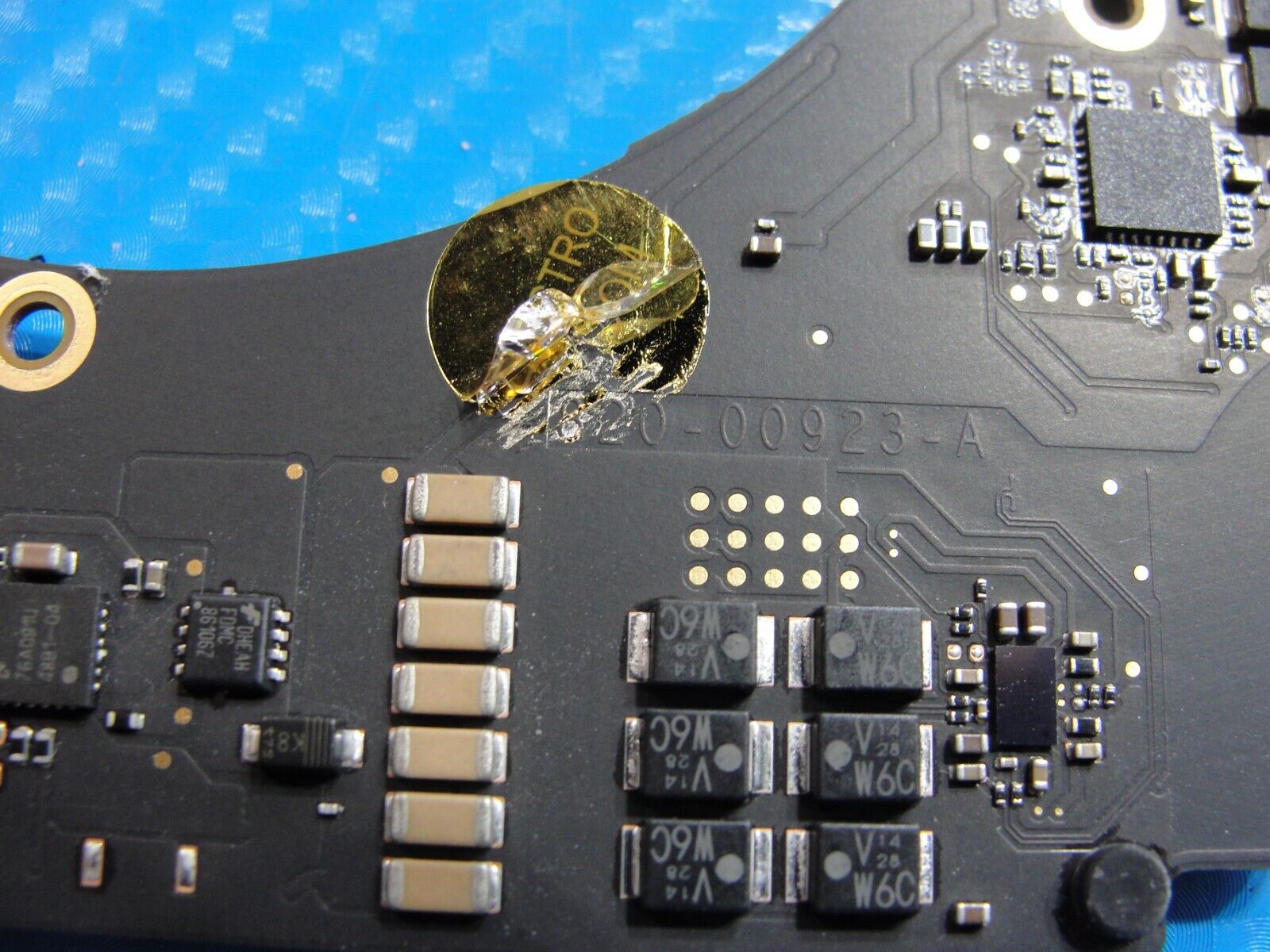 MacBook Pro A1706 13