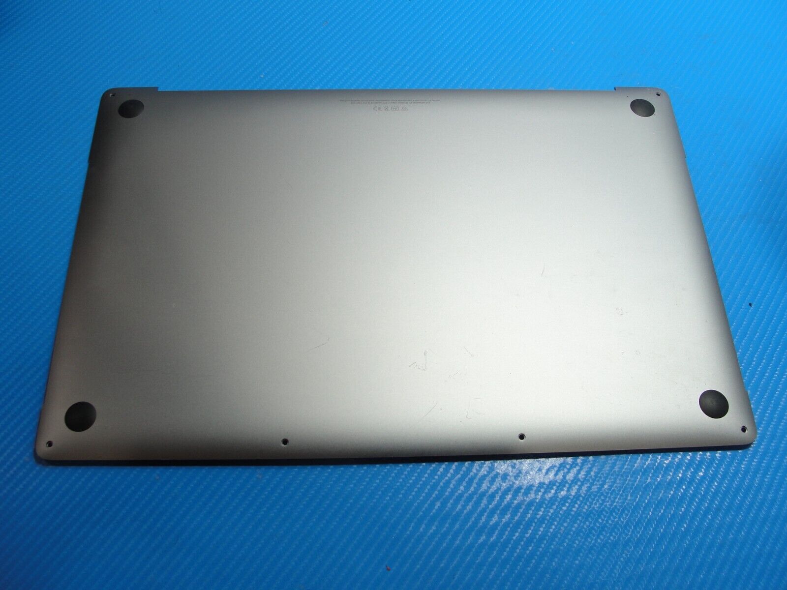 MacBook Pro A1990 15