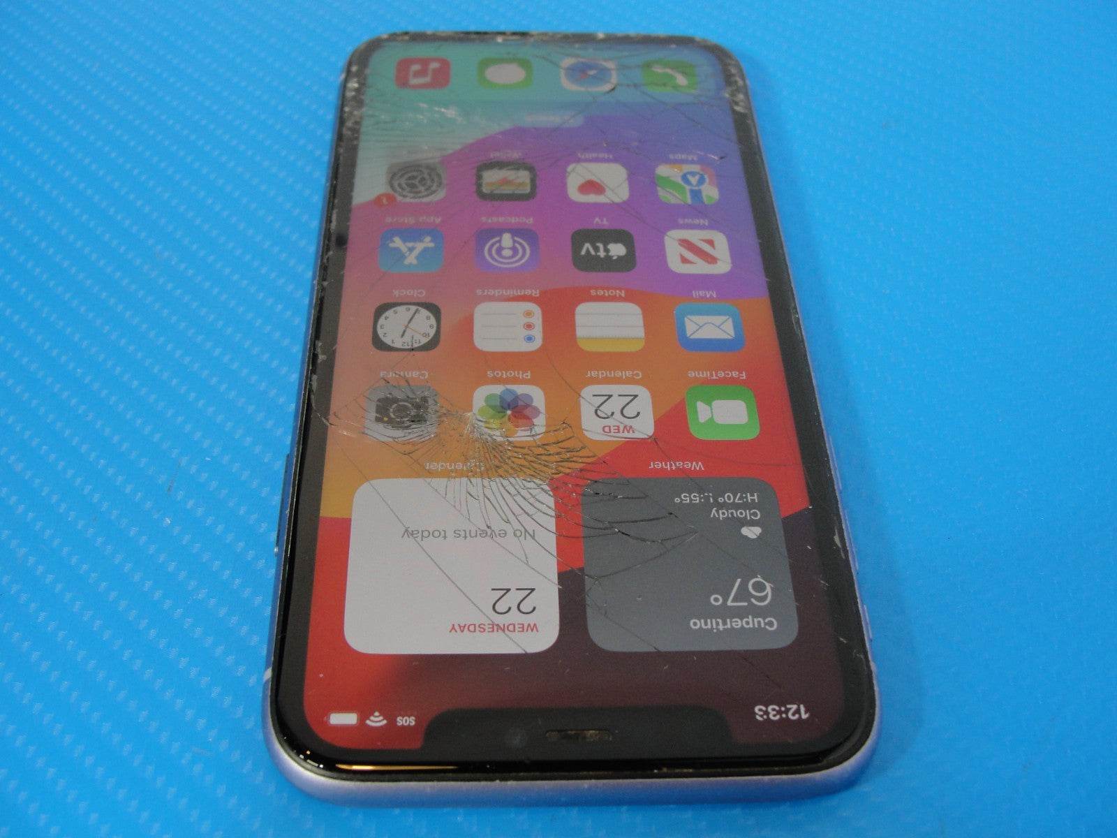 Unlocked Apple iPhone 11 128GB Cracked Screen - Tested Computer Laptop Parts