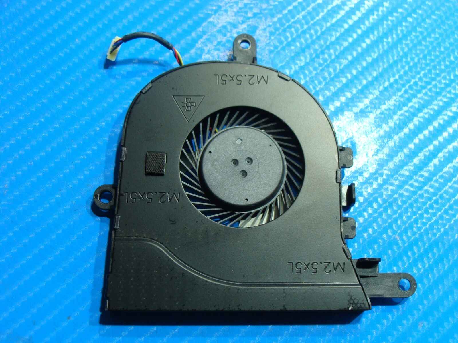 Dell Inspiron 15 5570 15.6