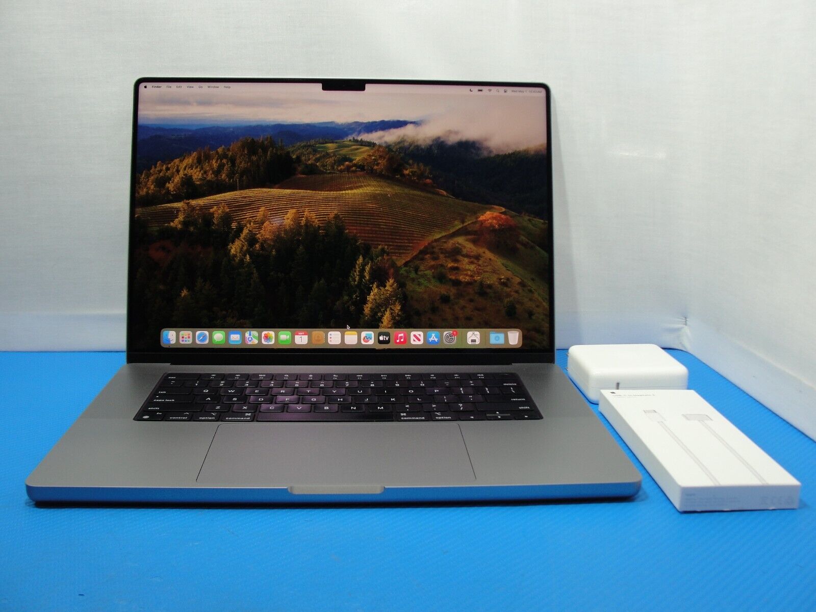 90 Cycle Apple MacBook Pro 16