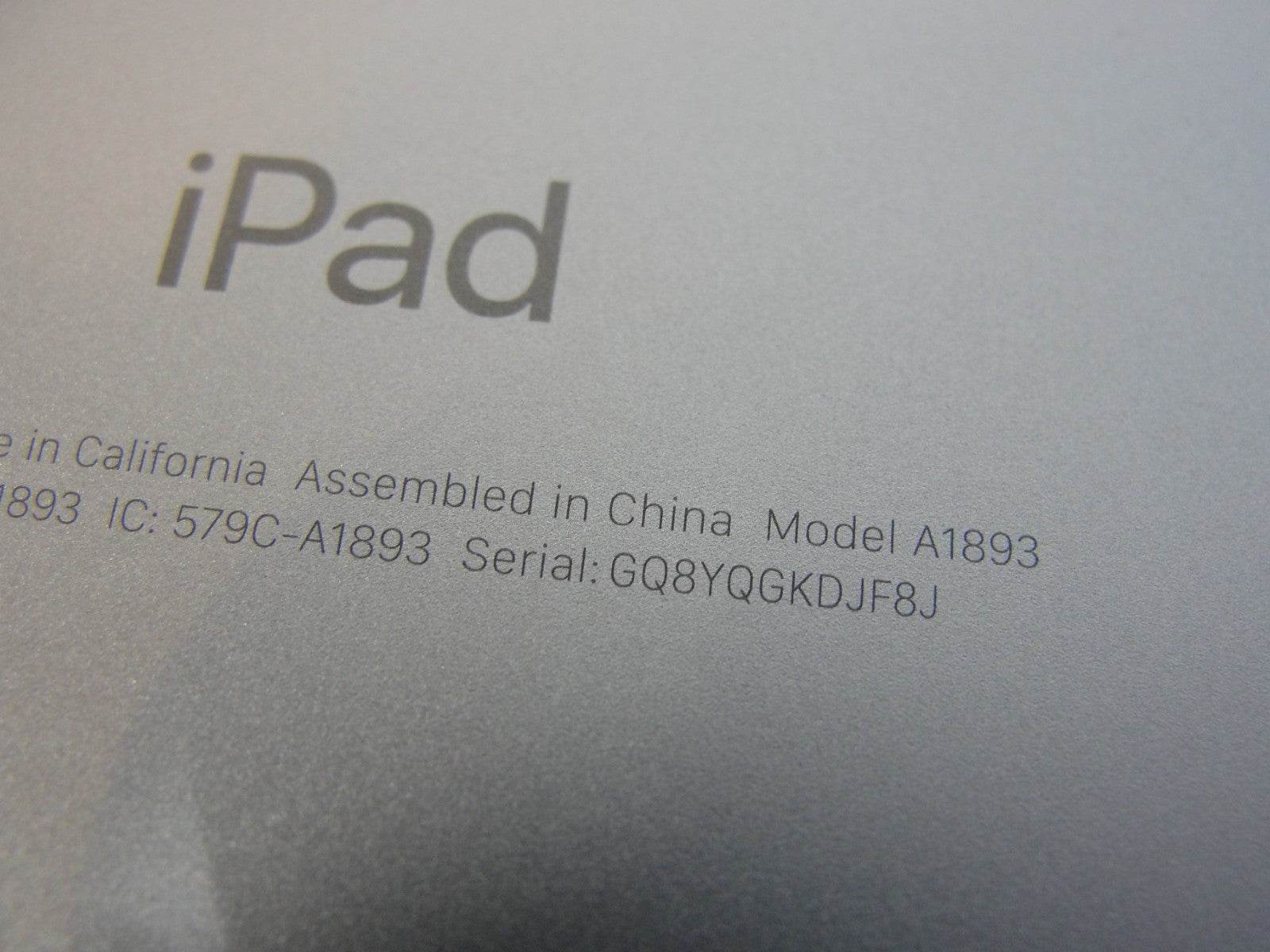 Apple iPad (6th Generation) A1893 32 GB, Wi-Fi, 9.7 in /READ - Tested Computer Laptop Parts