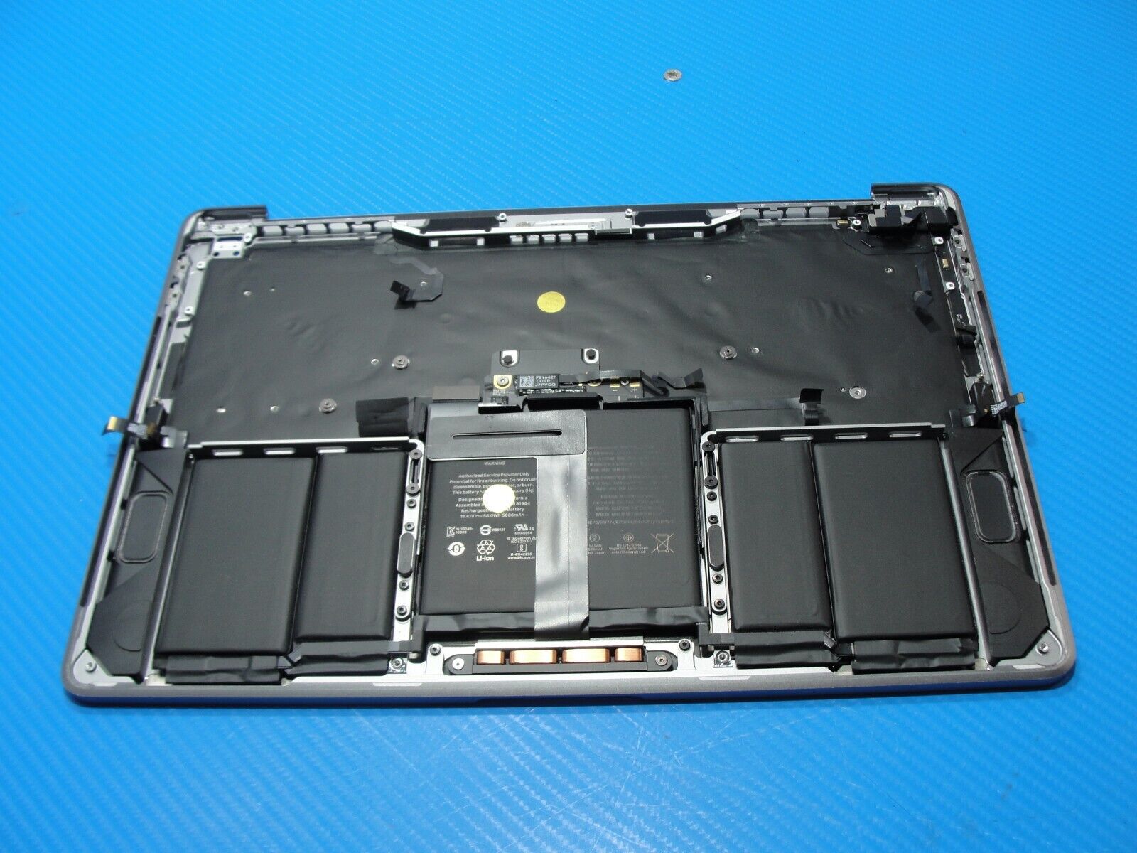 MacBook Pro A2251 13