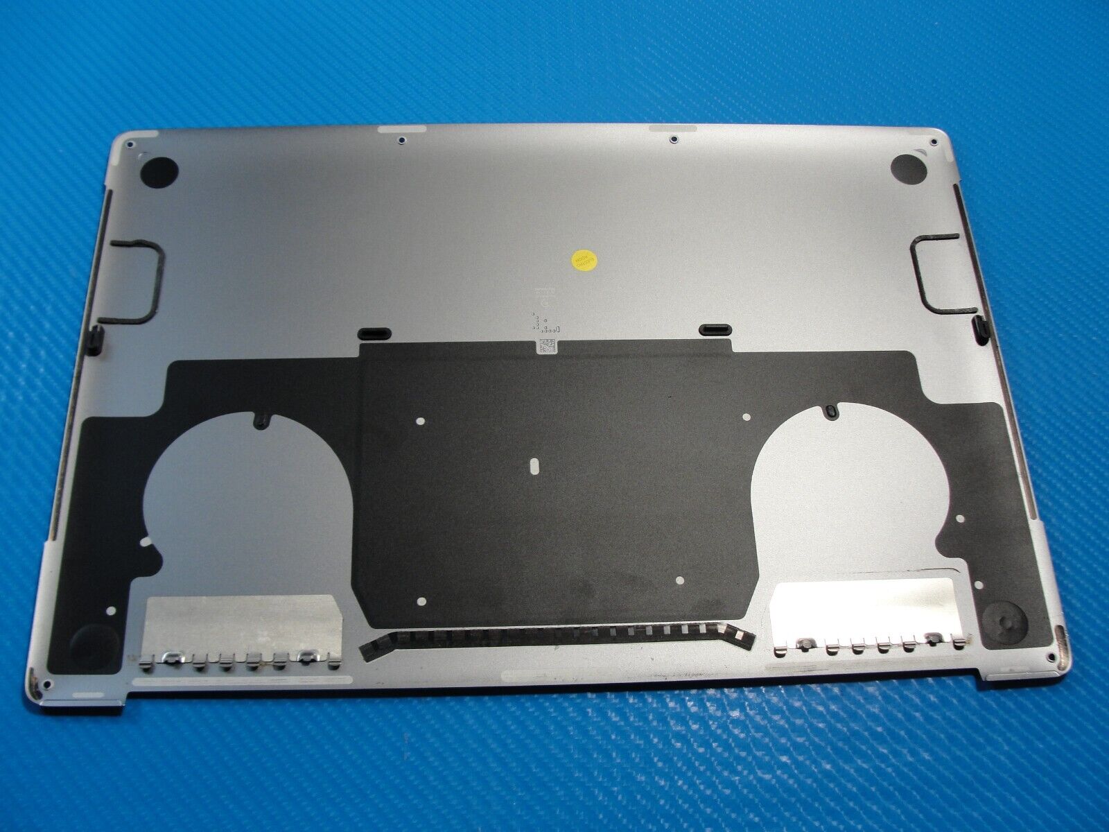 MacBook Pro A1990 15