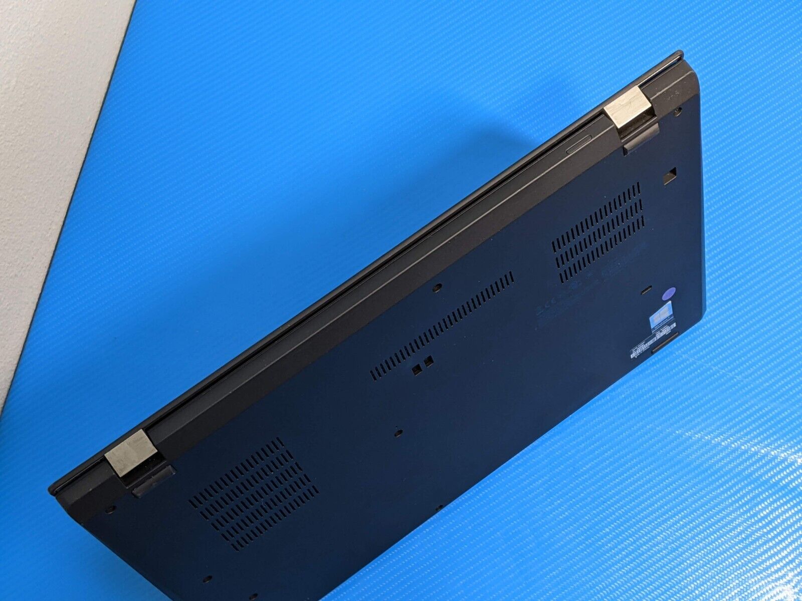 Lenovo ThinkPad T15 Gen1 15.6