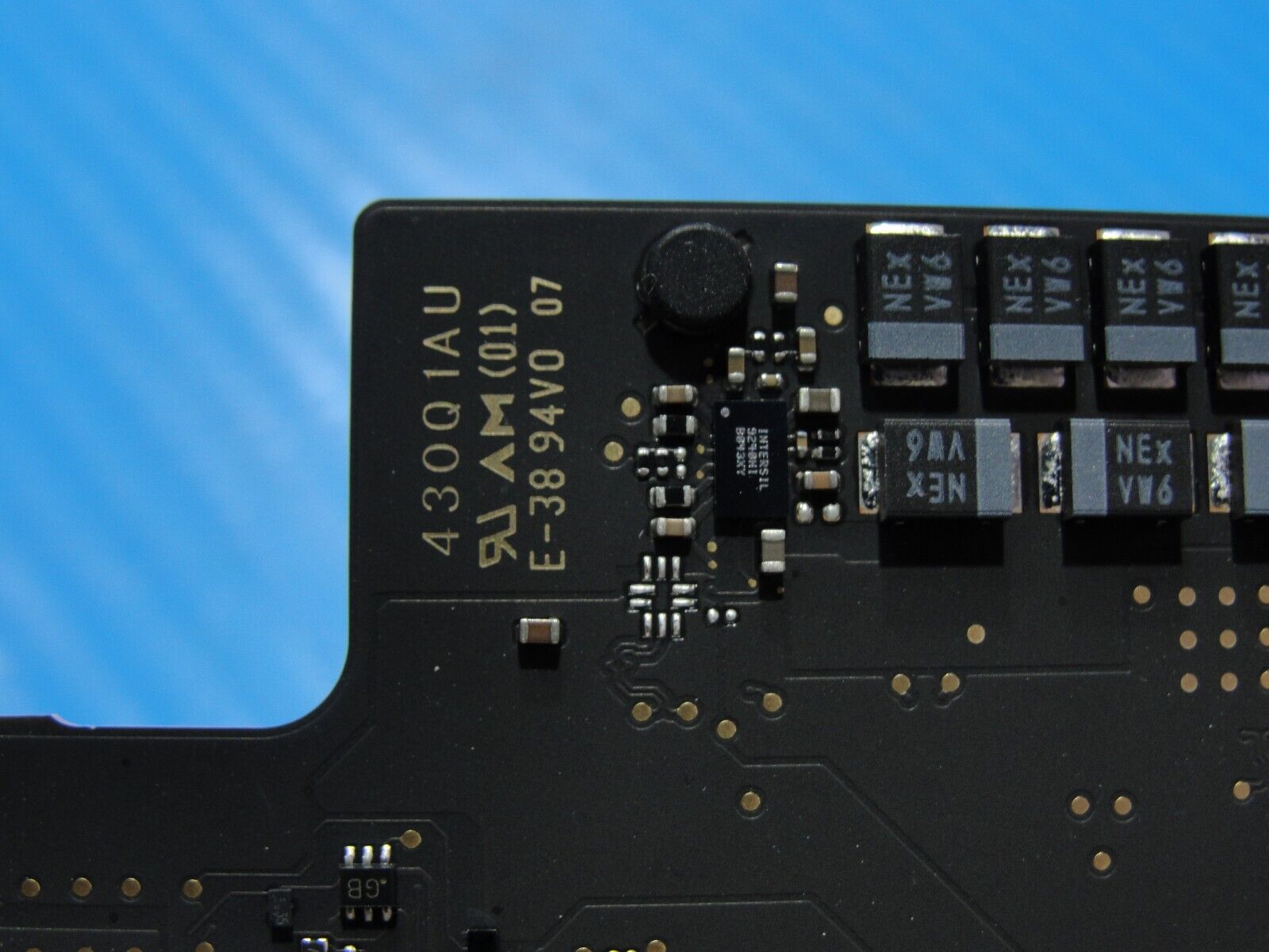 MacBook Pro A2251 13