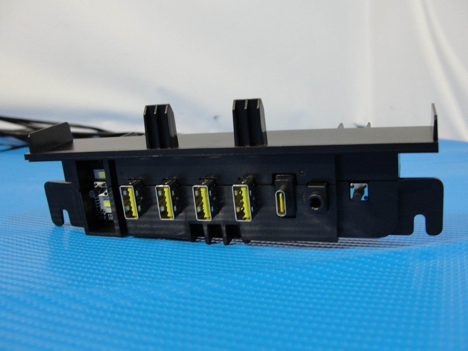 COSAIR i8300 Desktop PC Front Upper I/O Board USB Ports Audio Power Button - Tested Computer Laptop Parts