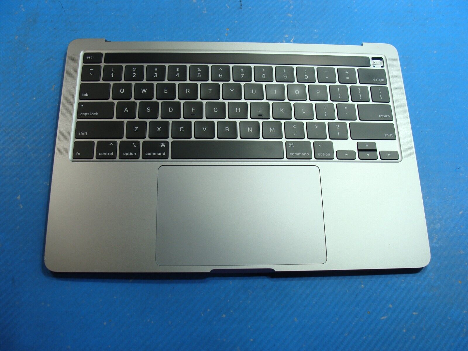 MacBook Pro A2251 13