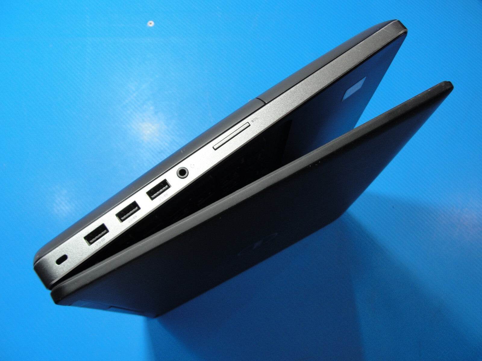 Dell Precision 7510 15.6” FHD i7-6920HQ 2.9GHz 16GB 512GB SSD NV M1000M 2GB - Tested Computer Laptop Parts