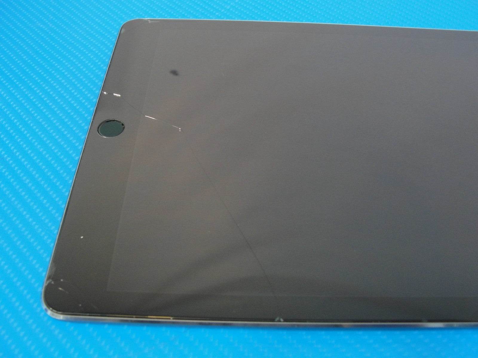 Apple iPad Pro 1st Gen 9.7in 128GB Wi Fi + 4G Space Gray Verizon +Bundle /READ - Tested Computer Laptop Parts