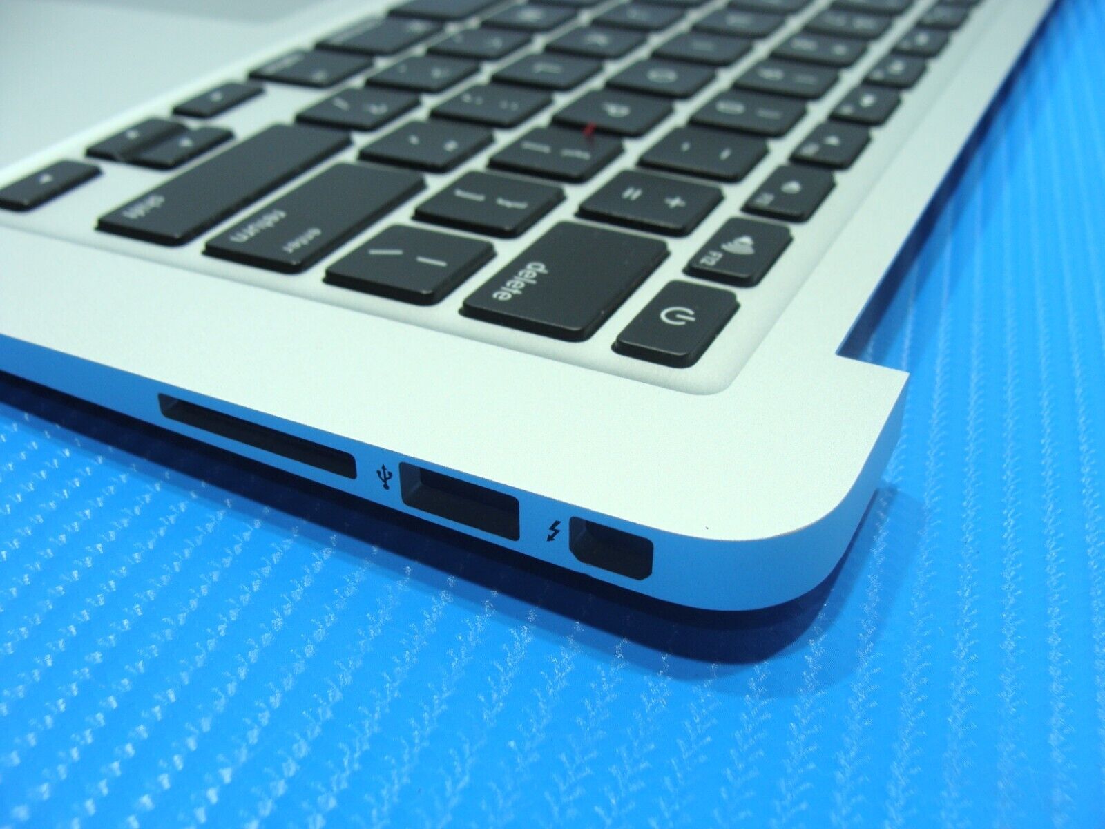 MacBook Air A1466 2017 MQD32LL/A 13