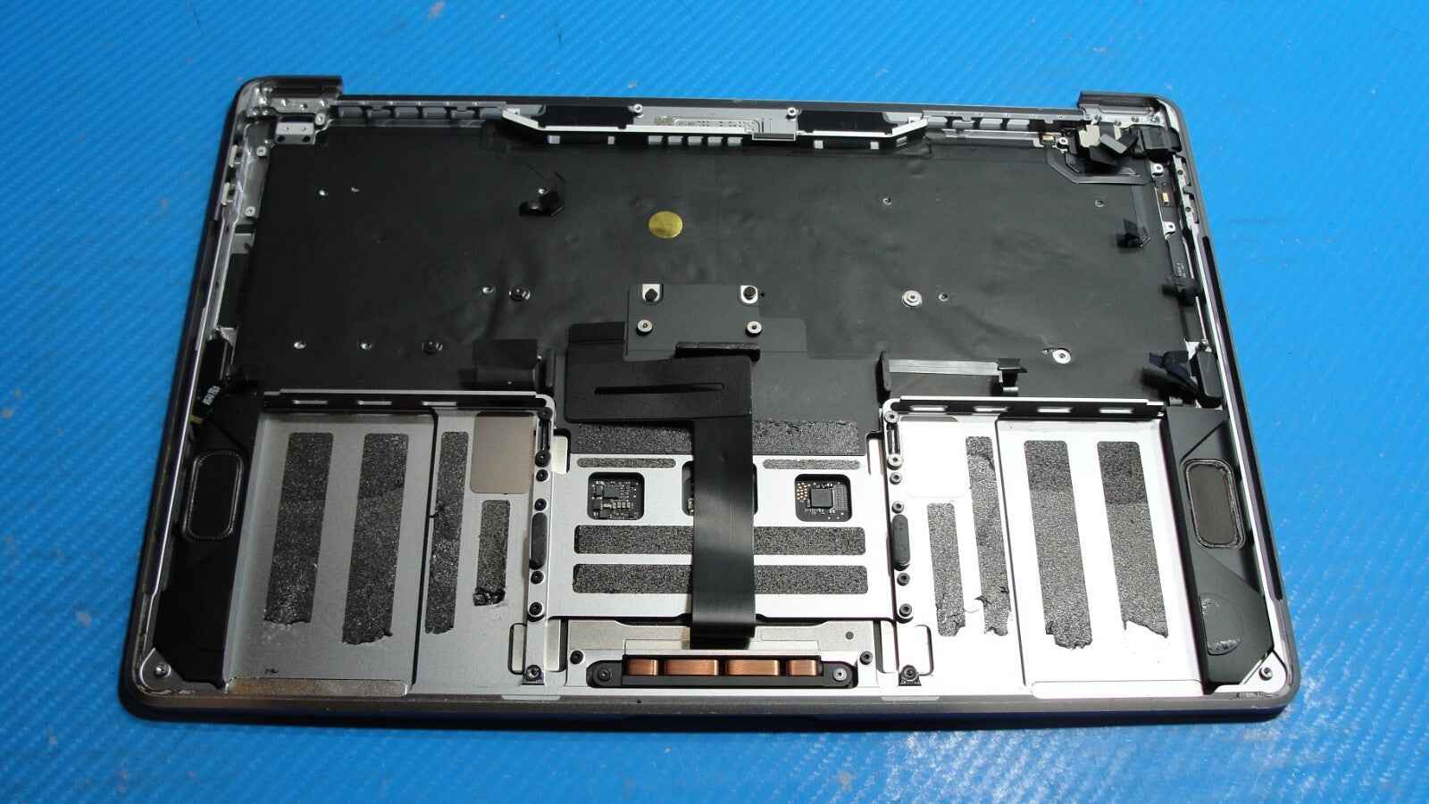 MacBook Pro A2251 13