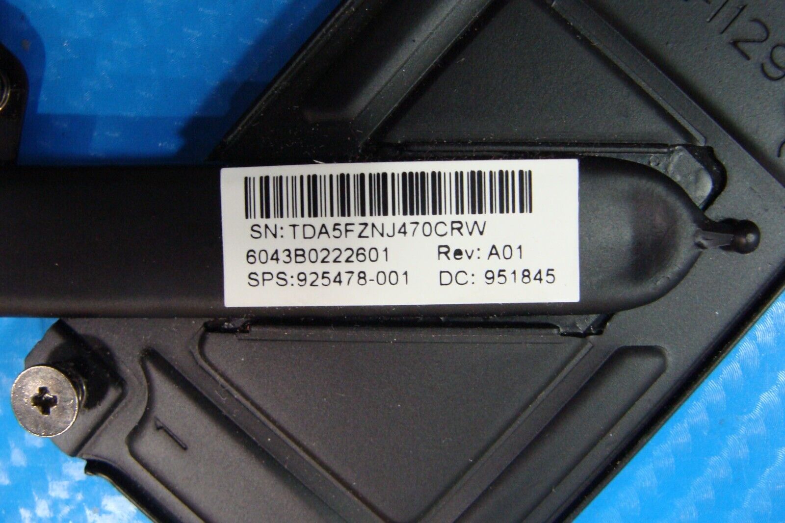 HP ENVY 17t-ae100 17.3