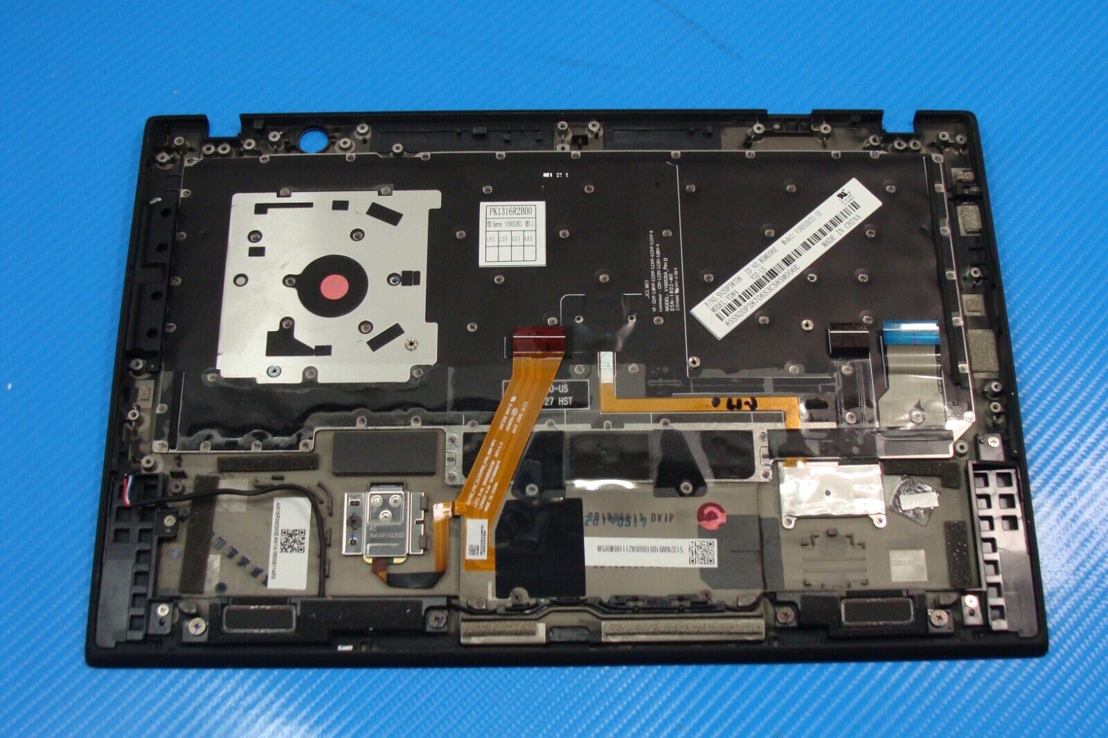 Lenovo ThinkPad 14 X1 Carbon 6th Gen Palmrest w/BL Keyboard TouchPad AM16R000300