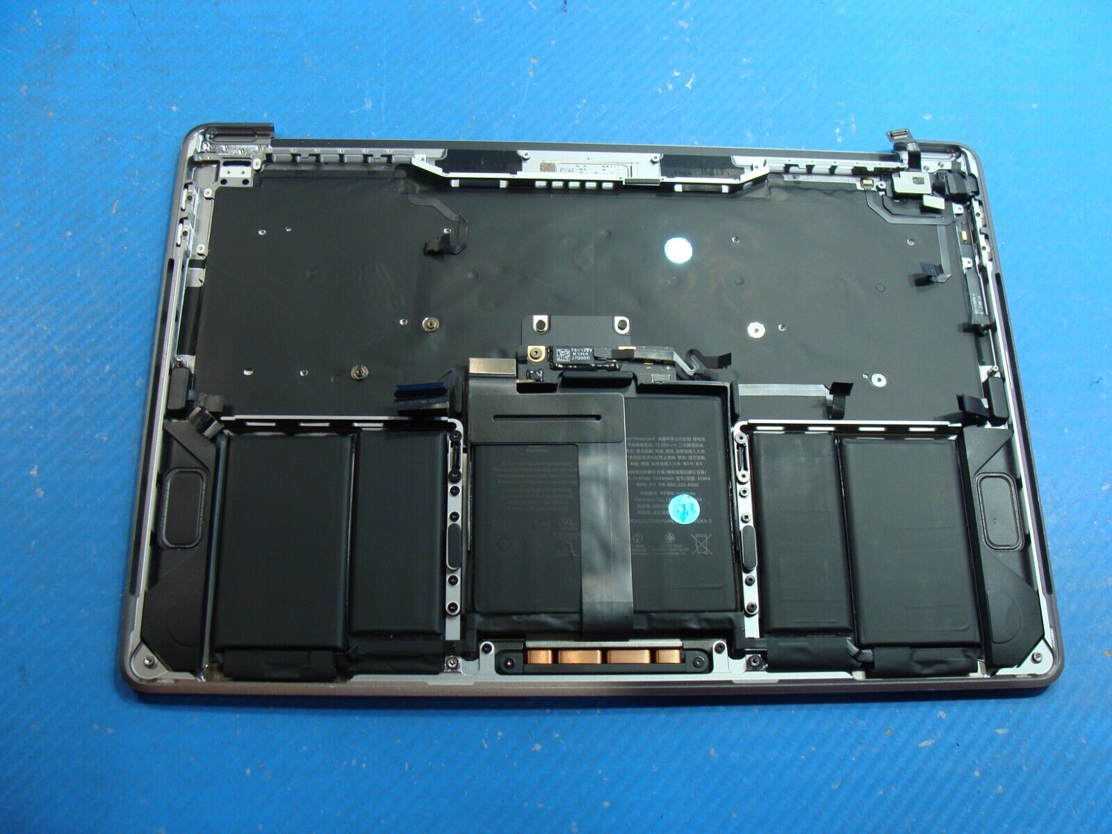 MacBook Pro A2251 13