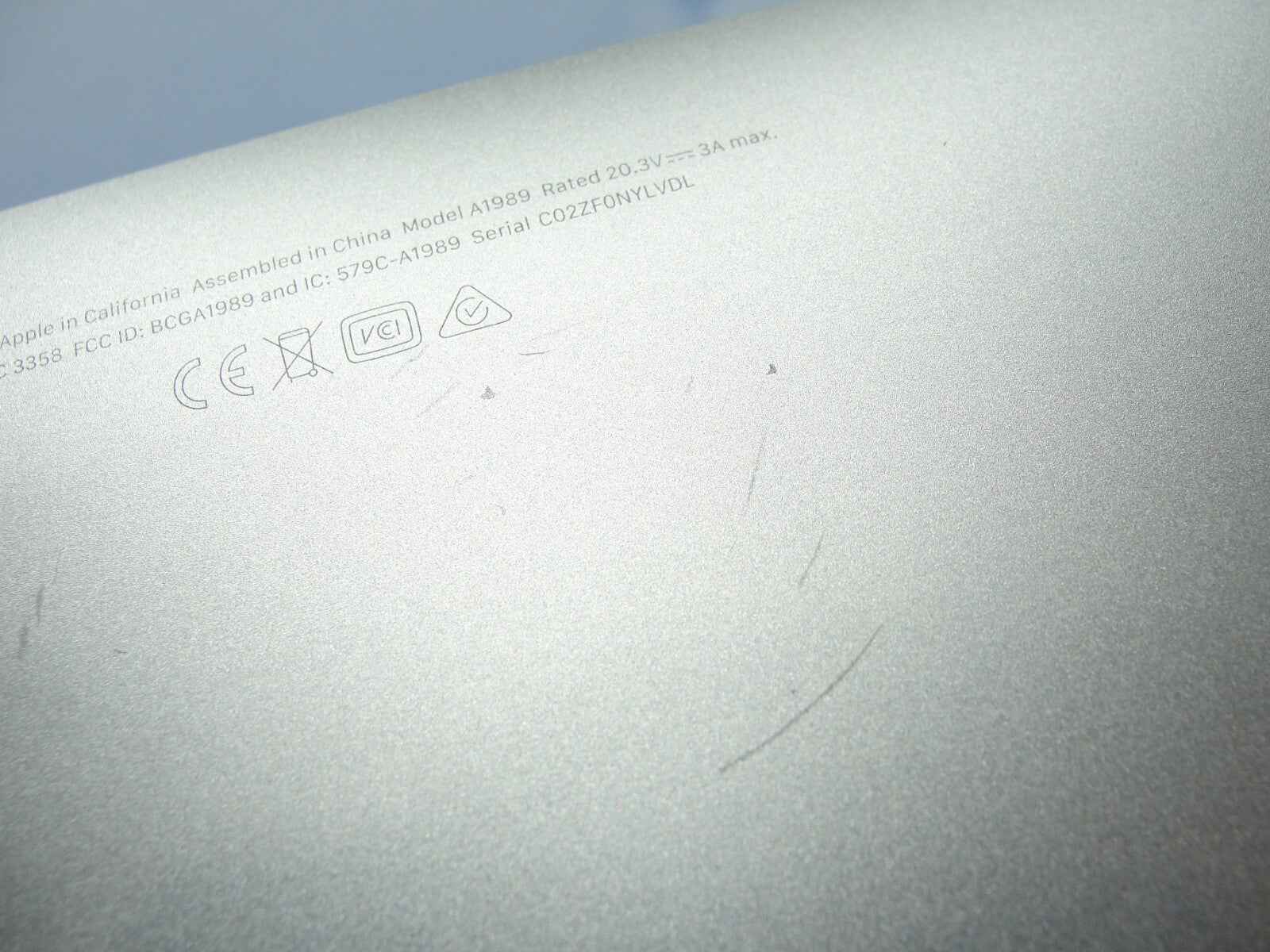 MacBook Pro A1989 13