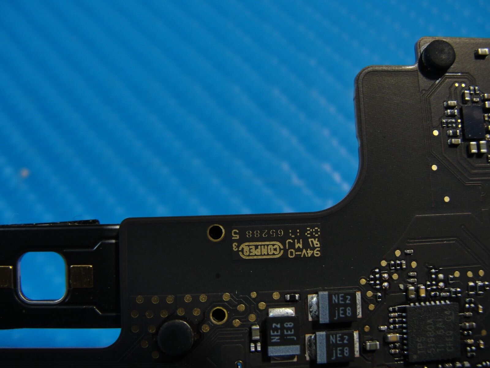 MacBook Pro A1706 13