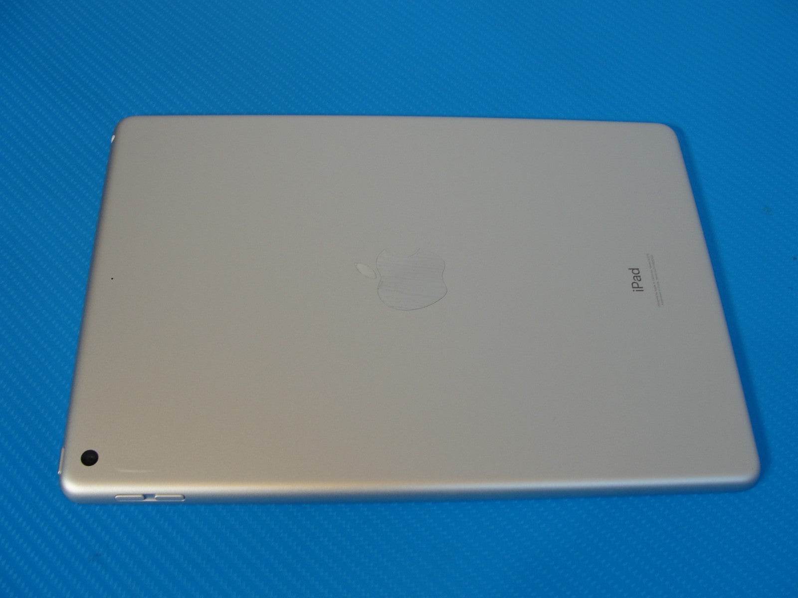 Apple iPad 8th Generation 32 GB Wi-Fi 10.2 in Silver /Grade A - Tested Computer Laptop Parts
