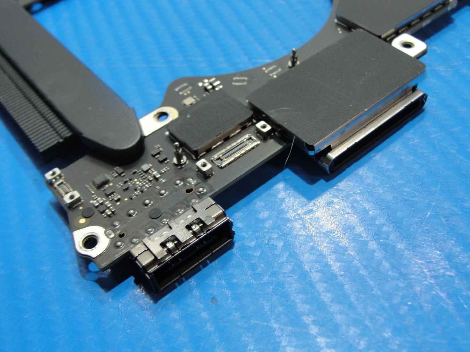 MacBook Pro A2442 14