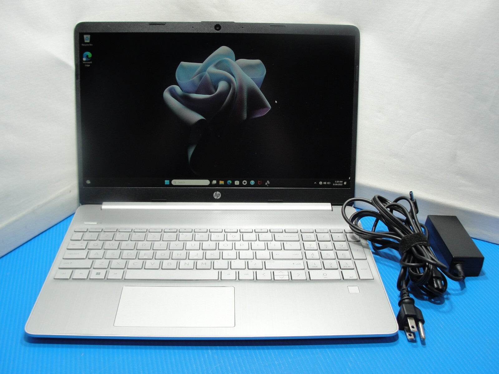 HP 15-DY2035TG 15.6”FHD Intel Core i3-1125G4 2GHz 8GB 256GB SSD + Charger - Tested Computer Laptop Parts