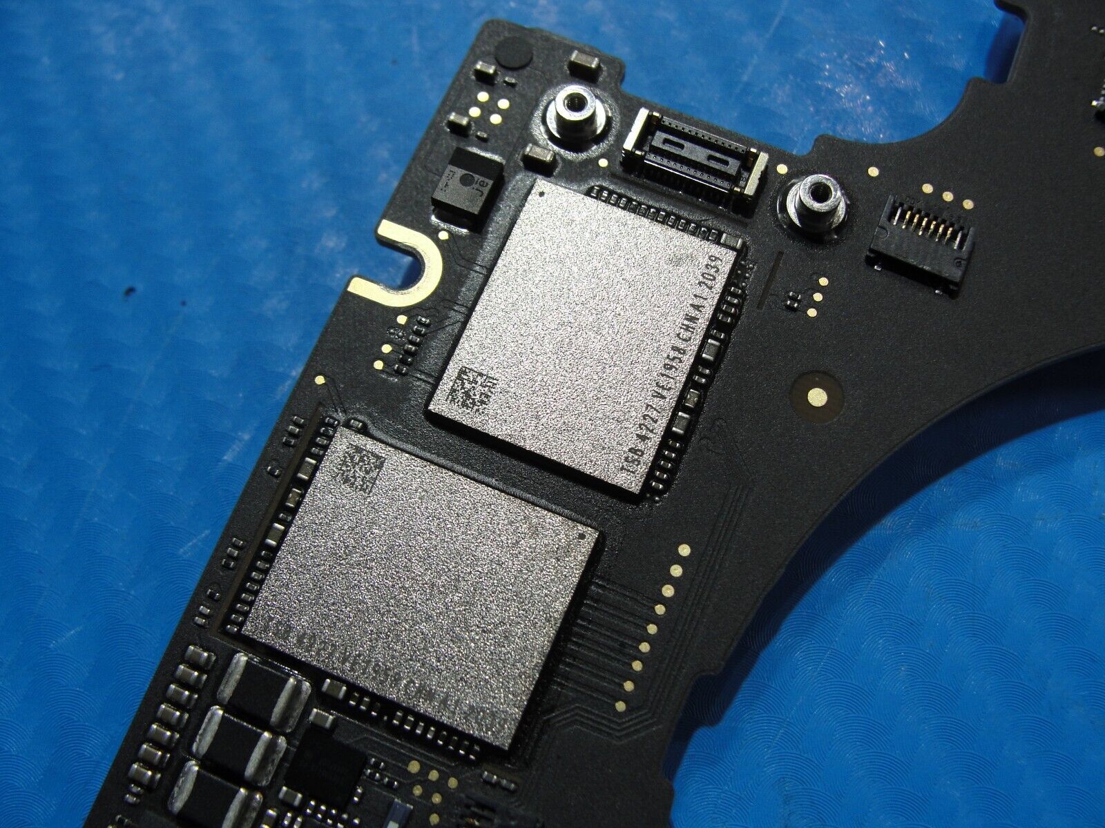 MacBook Pro A2141 MVVJ2LL 16