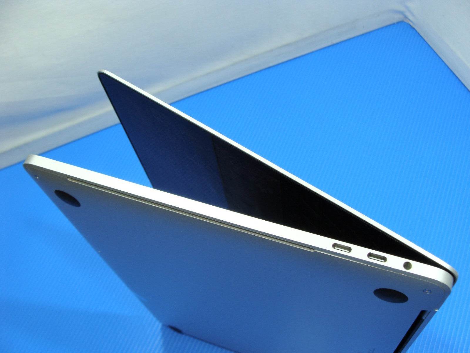 Apple MacBook Pro 13 A1706 Mid-2017 i5-7267U 3.1Ghz 8GB 256GB MPXV2LL/A Silver - Tested Computer Laptop Parts