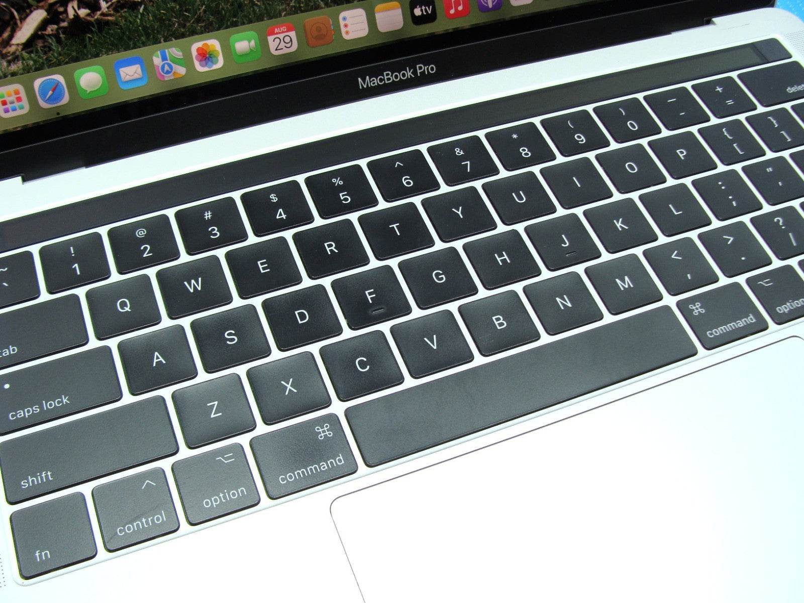 Apple MacBook Pro 13 A1706 Mid-2017 i5-7267U 3.1Ghz 8GB 256GB MPXV2LL/A Silver - Tested Computer Laptop Parts