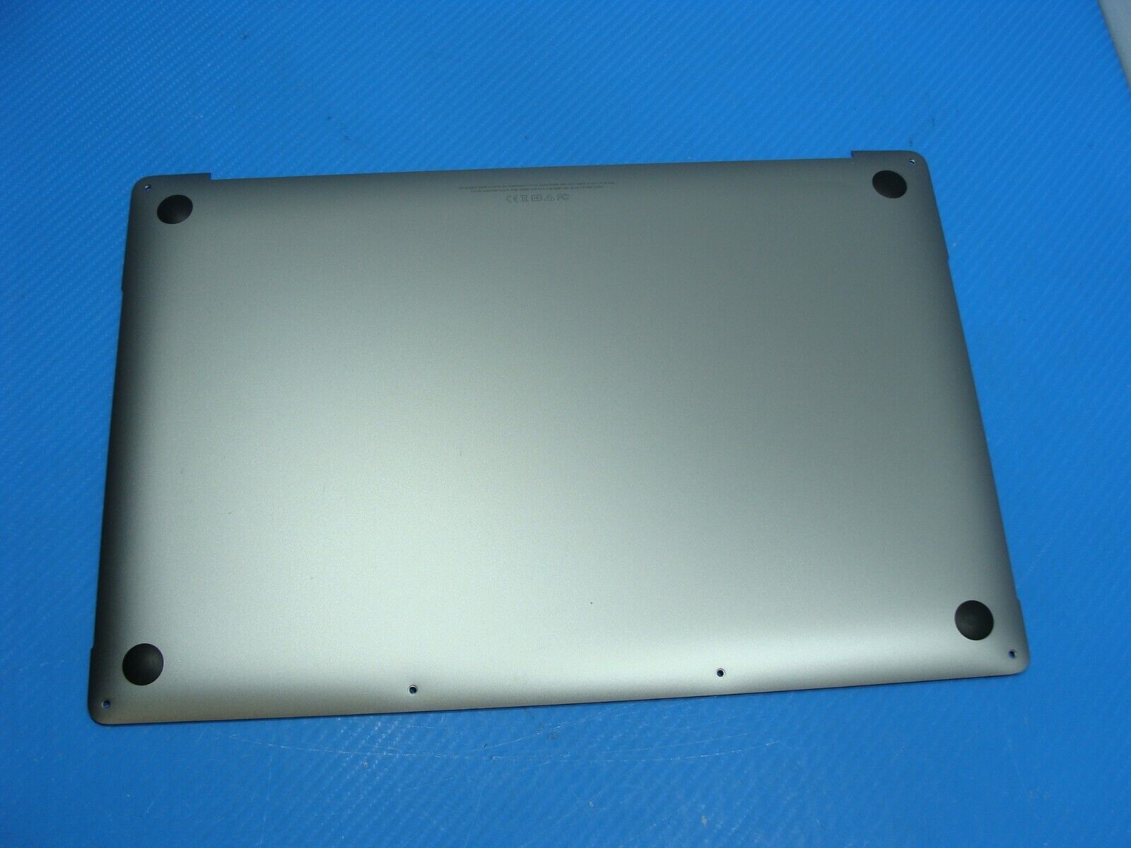 MacBook Pro A1990 15