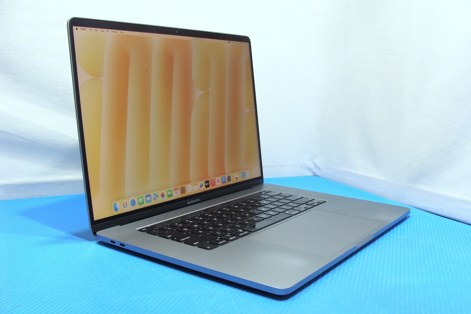 Apple MacBook Pro A2141/ BTO (2019) 16