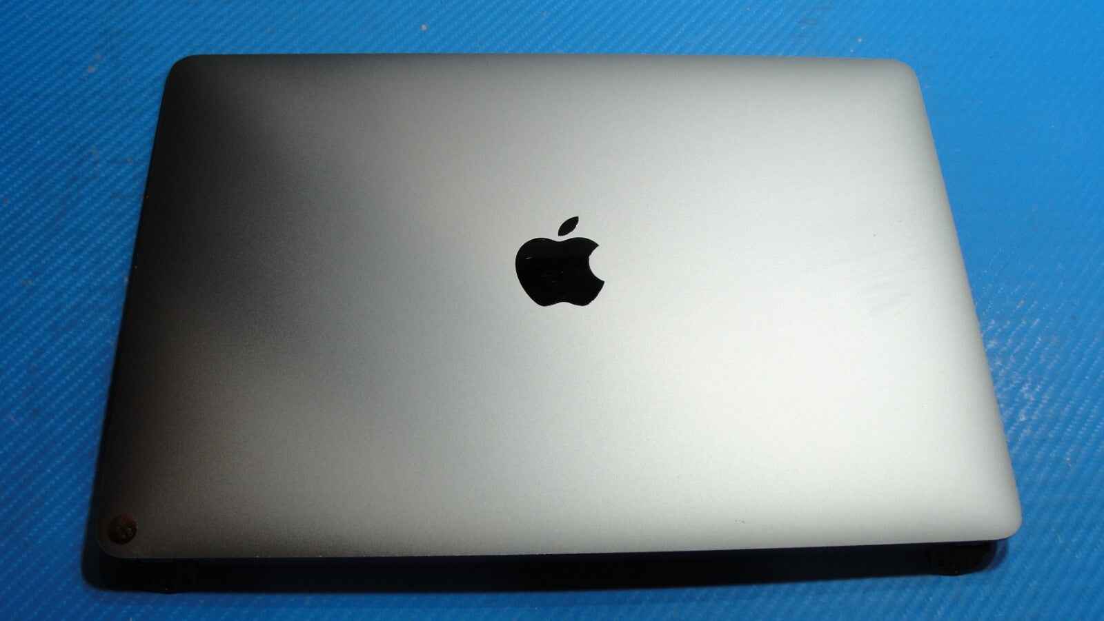 MacBook Pro A2251 13