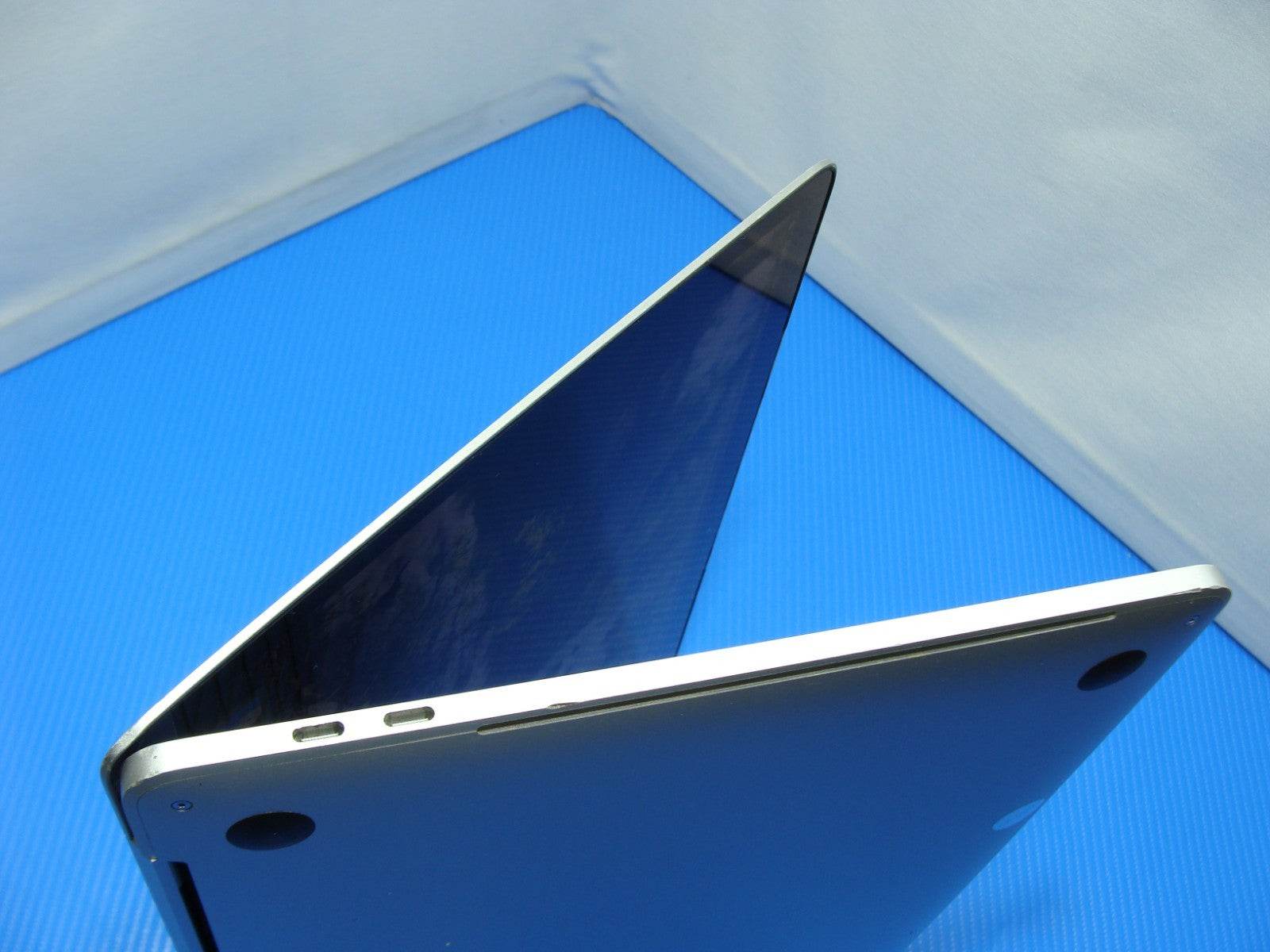 Apple MacBook Pro 13 A1706 Mid-2017 i5-7267U 3.1Ghz 8GB 256GB MPXV2LL/A Silver - Tested Computer Laptop Parts