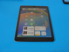 Apple iPad Pro 1st Gen 9.7in 128GB Wi Fi + 4G Space Gray Verizon +Bundle /READ - Tested Computer Laptop Parts