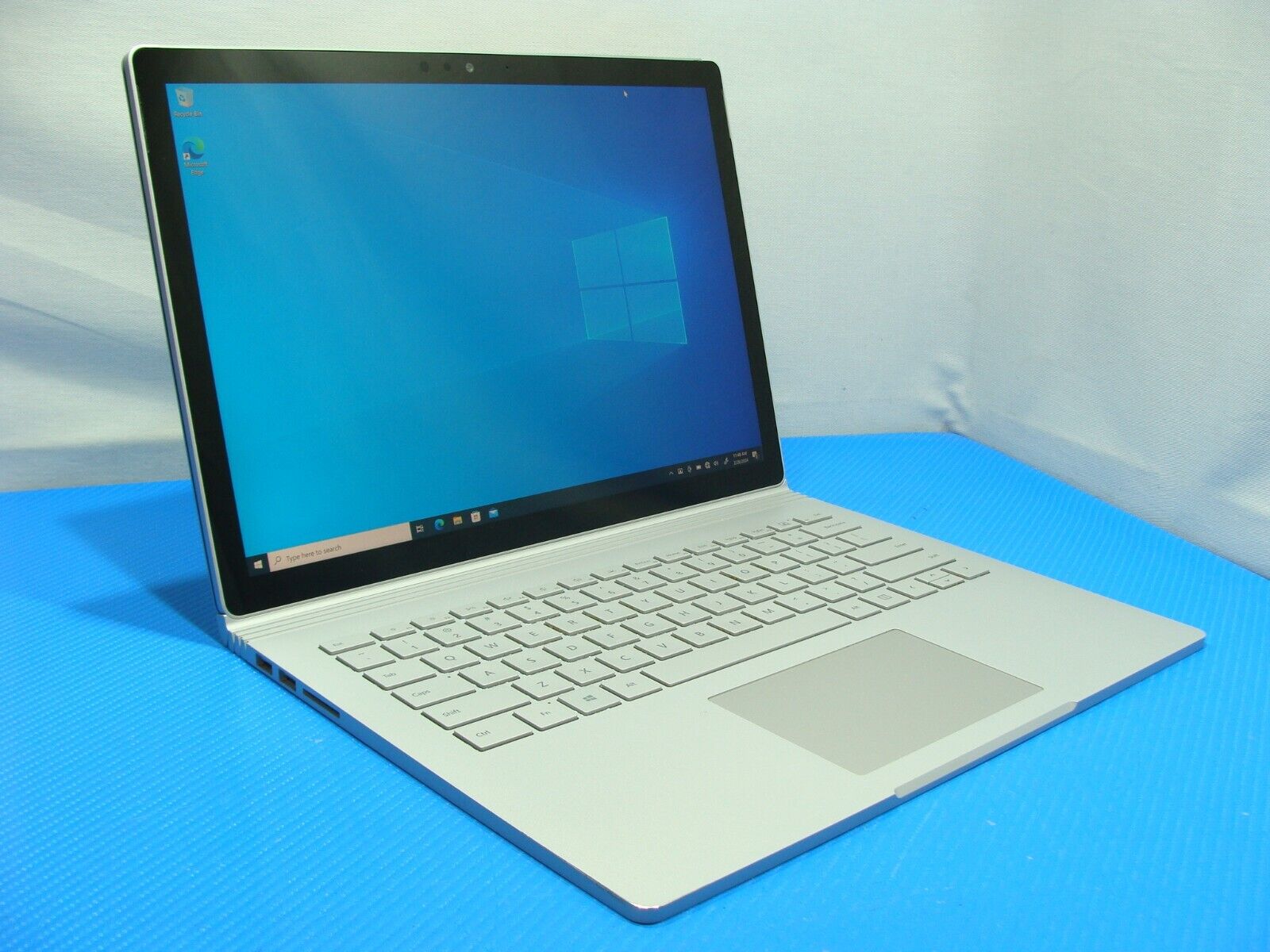 Microsoft SurfaceBook 2 13.5