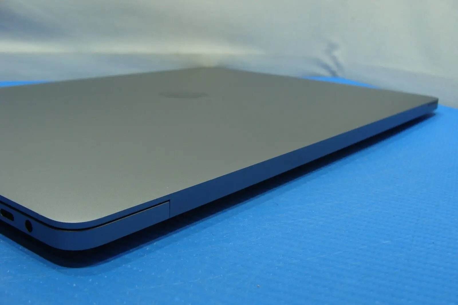 Apple MacBook Pro A2141 (2019) i9-9880HK 2.4GHz 16GB 1TB Pro 5500M 4GB 40cycles - Tested Computer Laptop Parts