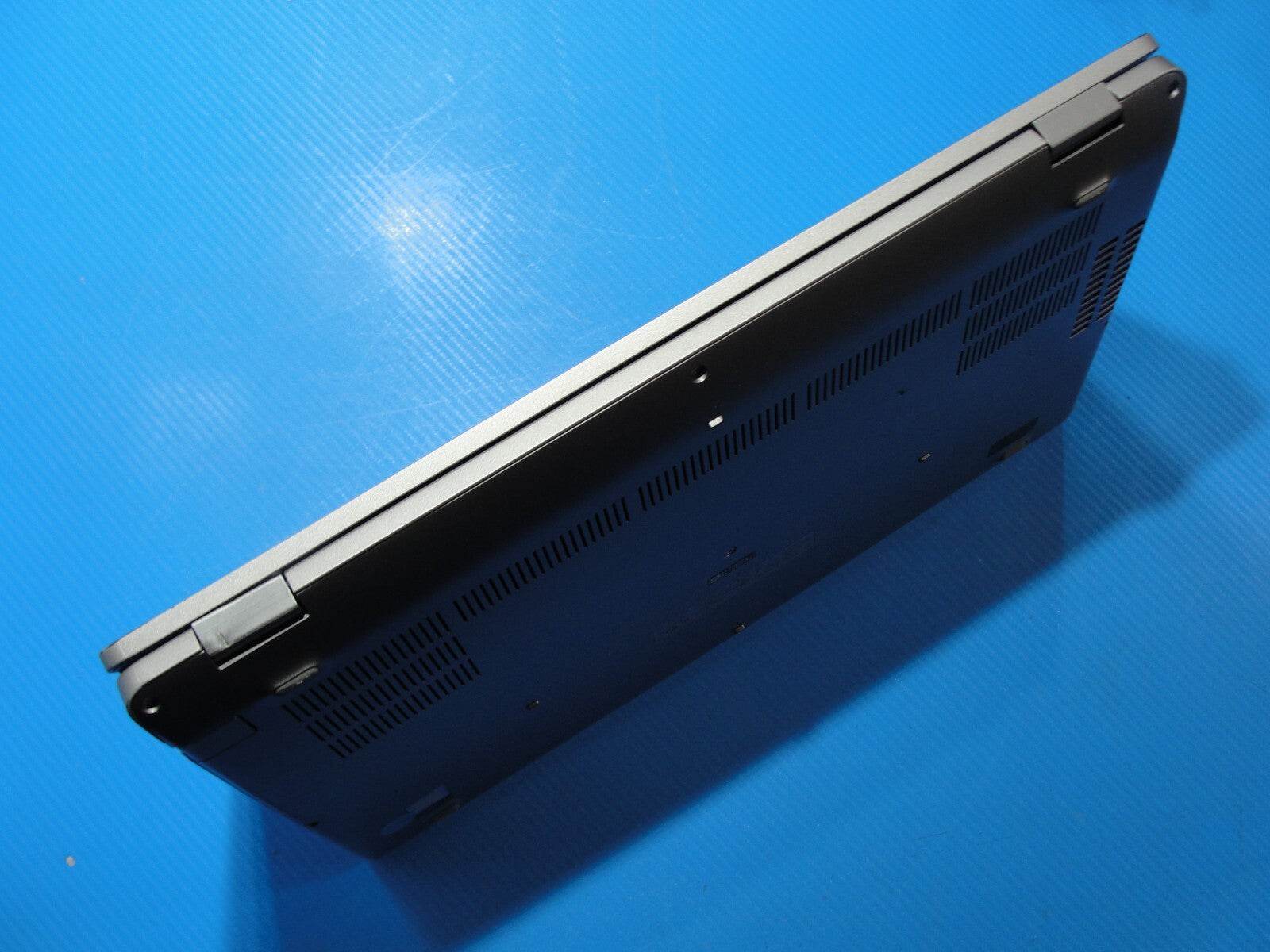 Dell Latitude 5511 15.6”FHD Intel Core i7-10850H 2.7GHz 16GB 256GB SSD - Tested Computer Laptop Parts