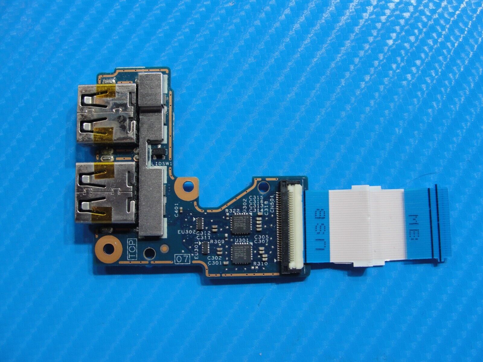 HP Pavilion x360 15-cr0017nr 15.6