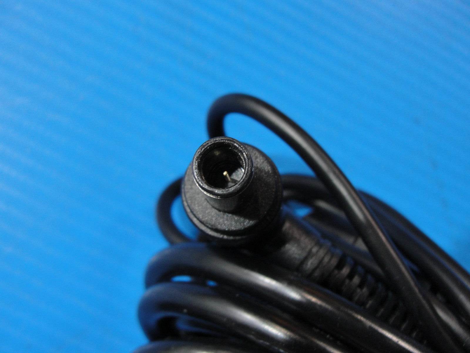 135W Delta Electronics AC Adapter 19.5V 6.92A 7.4mm× 5.0mm Tip with Center Pin - Tested Computer Laptop Parts