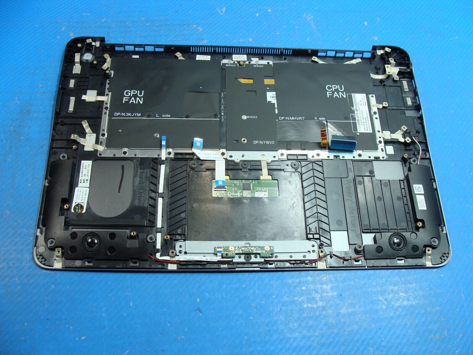 Dell Inspiron 15.6” 7548 Palmrest w/BL Keyboard TouchPad & Speakers 8X2XJ Grd A