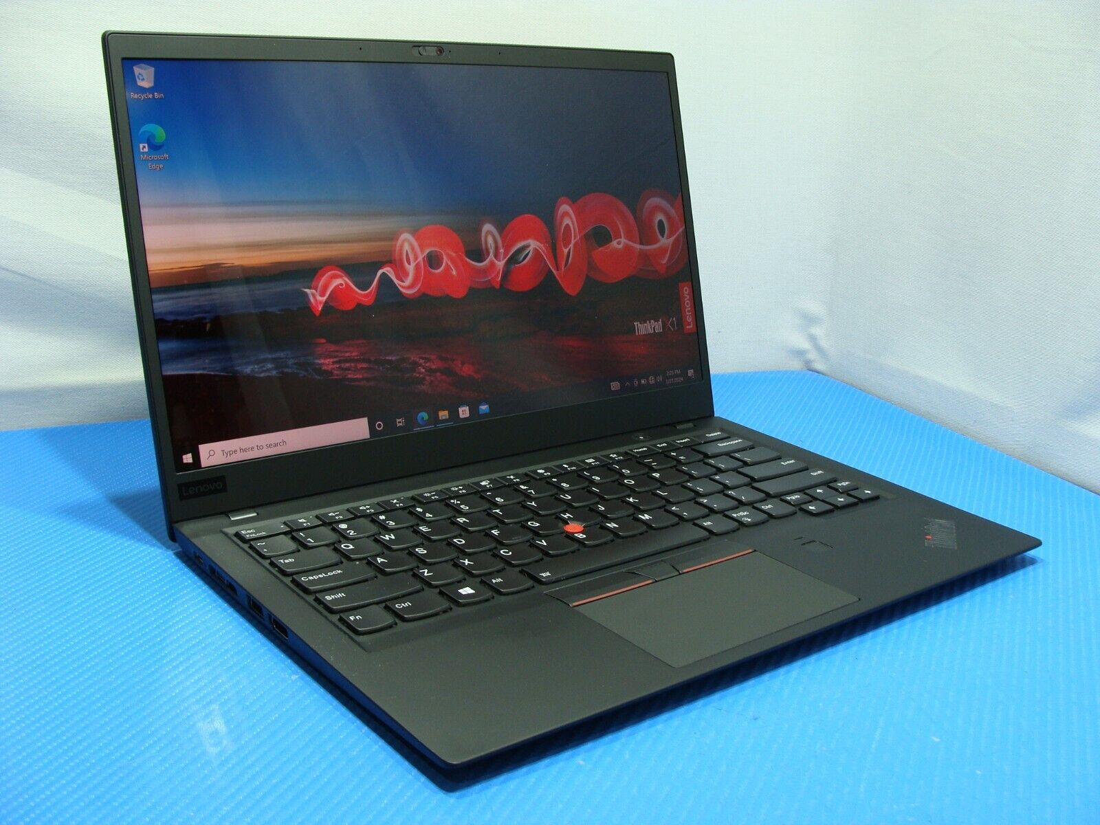 Lenovo ThinkPad X1 Carbon 6th Gen 14.0WQHD i7-8650U 1.9GHz 16GB 1TB SSD +Charger