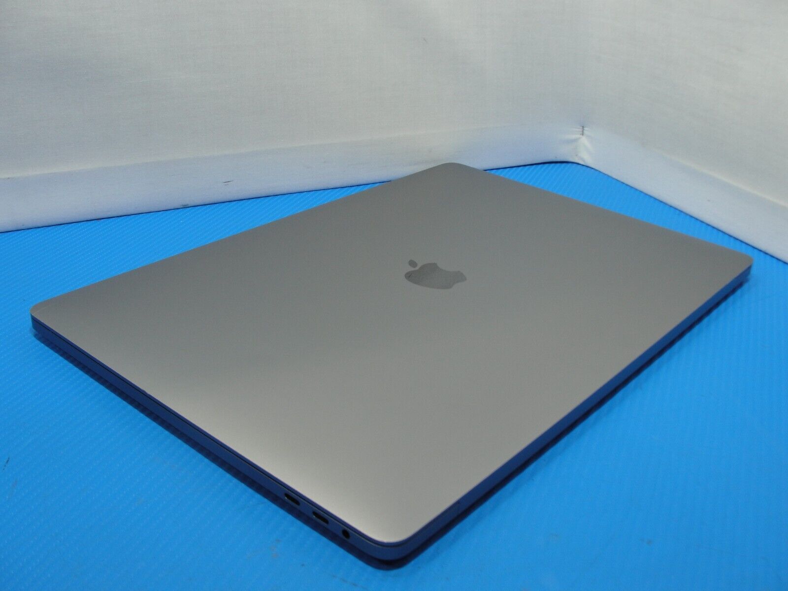 175 cycle Apple MacBook Pro 16