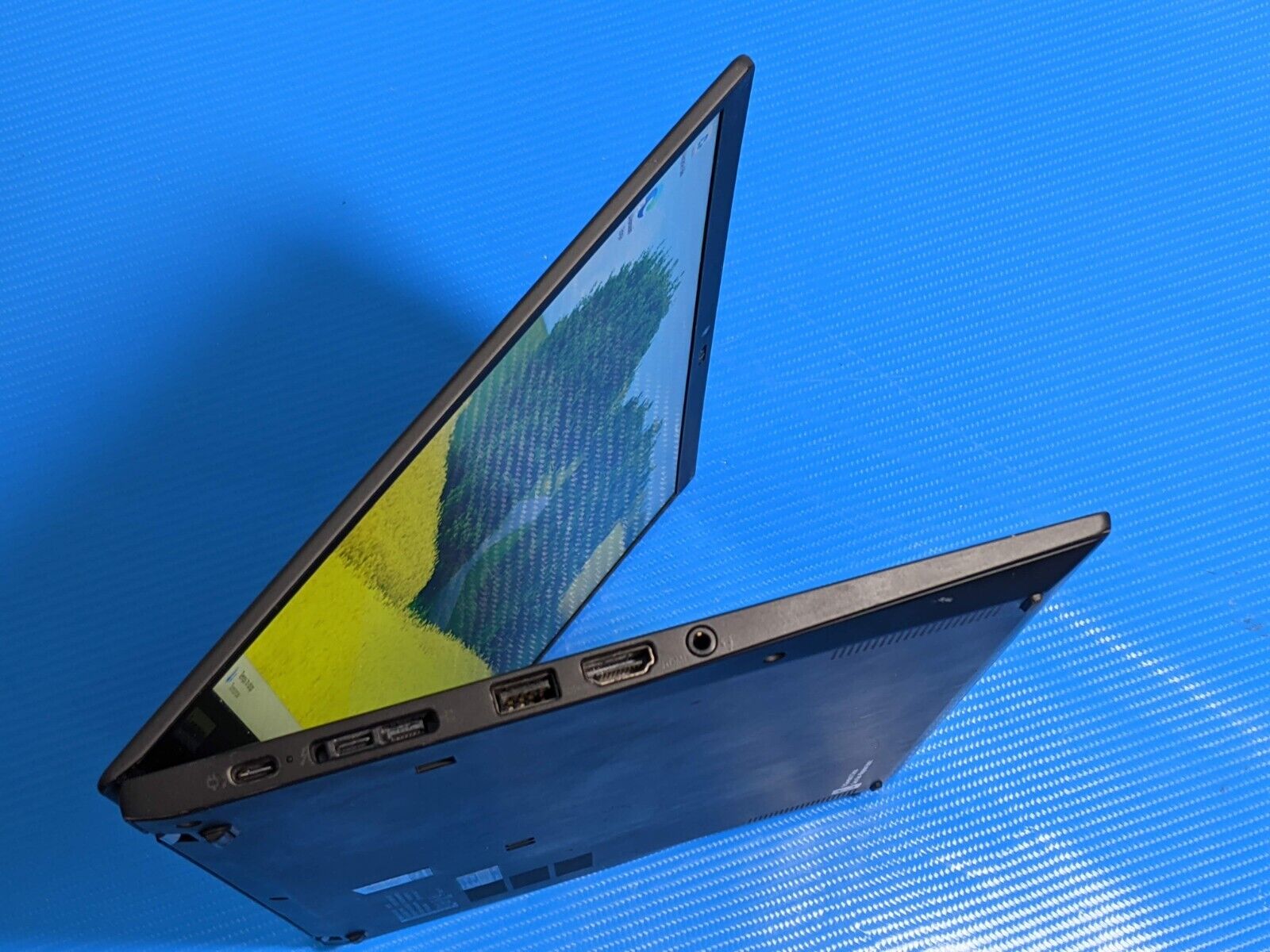 Lenovo ThinkPad X1 Carbon Gen 7 14